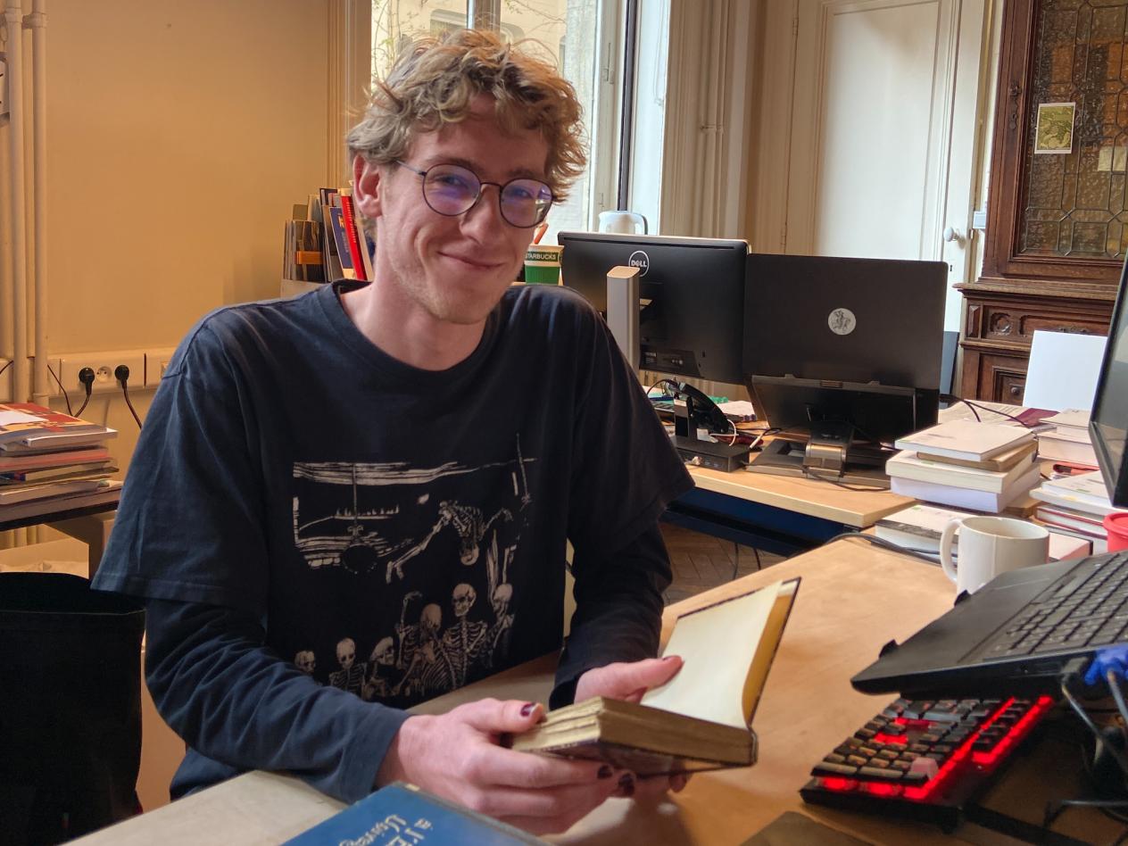 Portretfoto stagiair Casper Van Waesberghe