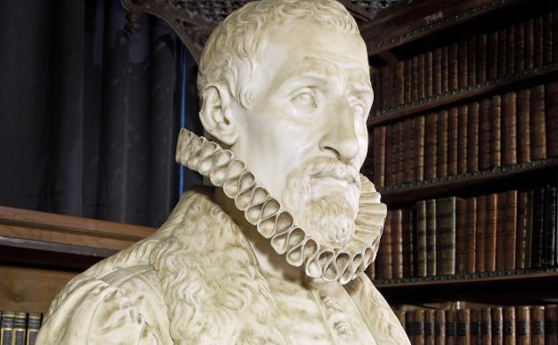 Borstbeeld van Plantin op polyglotbijbel in Nottebohmzaal 