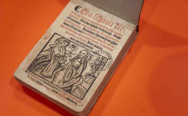 Sfeerbeeld Antwerps Liedboek: opengeslagen op het titelblad