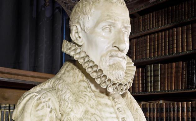 Borstbeeld van Plantin op polyglotbijbel in Nottebohmzaal 